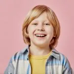 Nakładki Invisalign®. Czy są odpowiednie dla dzieci?