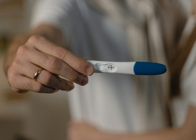 Kiedy i jak wykonać test ciążowy? Przewodnik po diagnostyce dla przyszłych mam