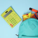 Gadżety ułatwiające naukę – co warto dokupić do klasycznej wyprawki?